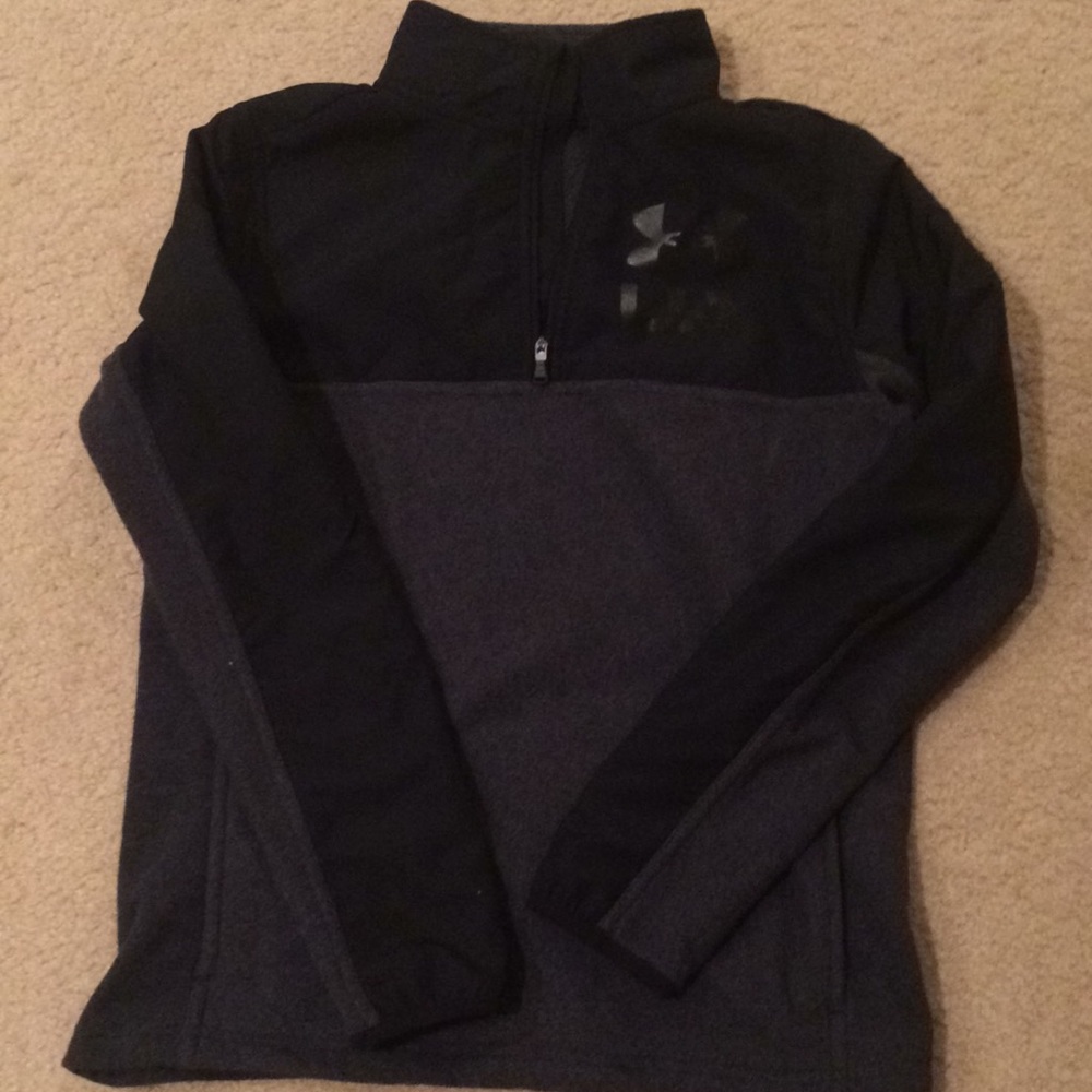 Pullover sweatshirt